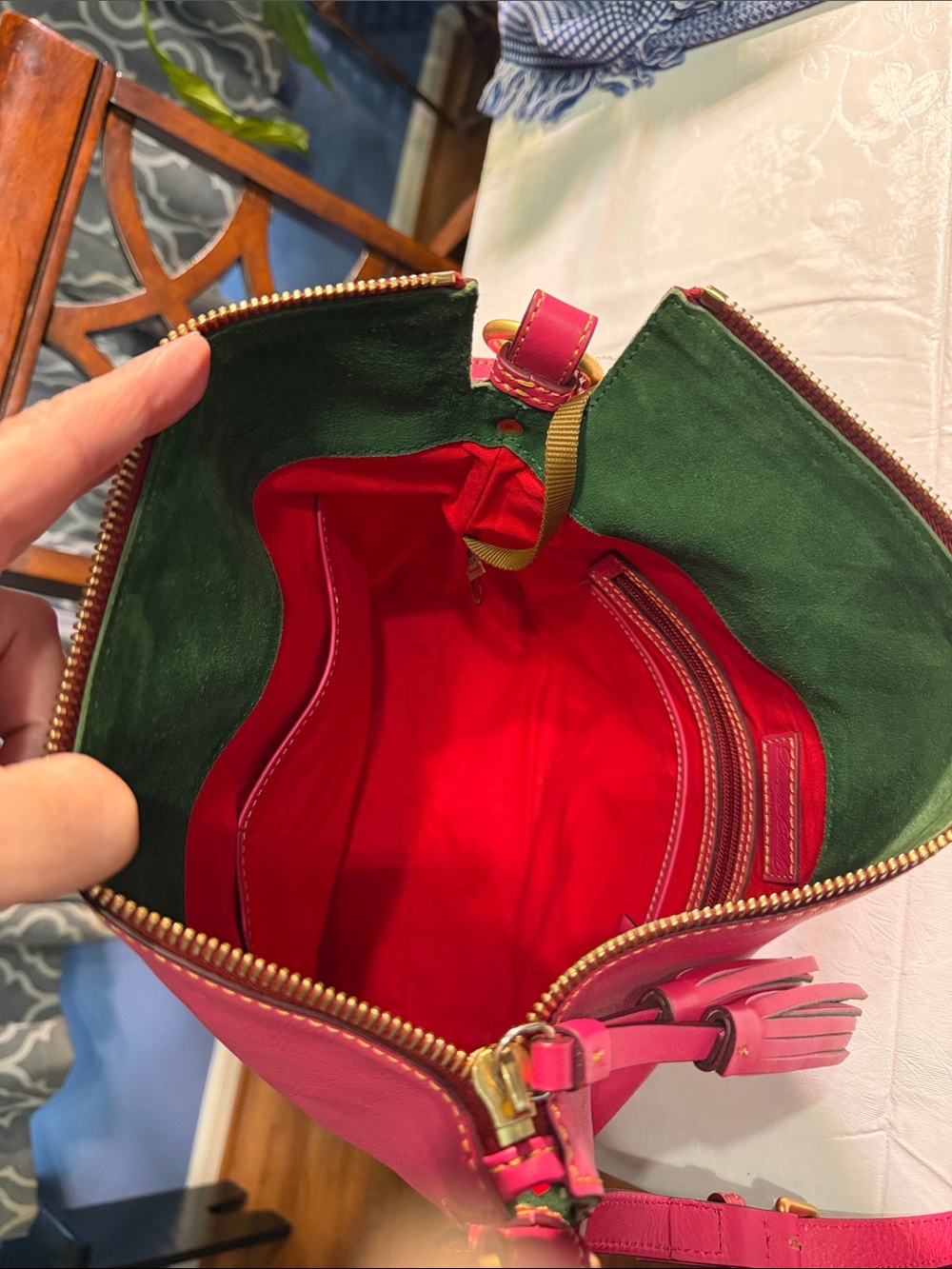 Dooney & Bourke beautiful bright pink shoulder bag - Picture 13 of 16
